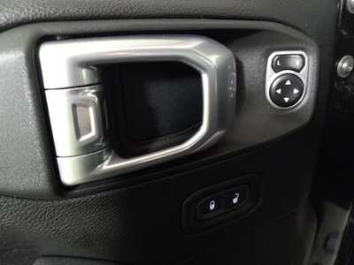 2019 Jeep Wrangler Unlimited, $27500. Photo 11