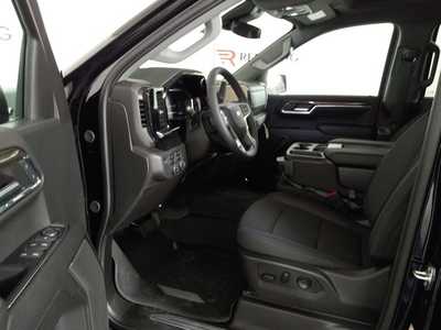 2024 Chevrolet 1500 Crew Cab, $49995. Photo 2
