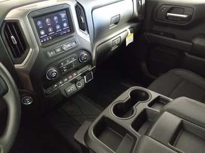 2024 Chevrolet 1500 Crew Cab, $46865. Photo 12