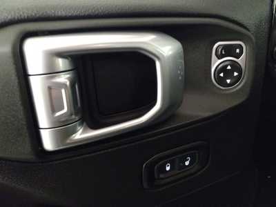 2020 Jeep Gladiator, $26995. Photo 11