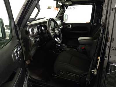 2020 Jeep Gladiator, $26995. Photo 7