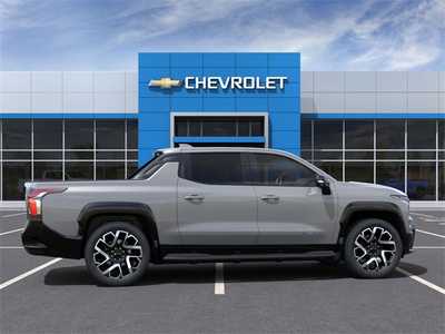 2025 Chevrolet 1500 Crew Cab, $89995. Photo 5