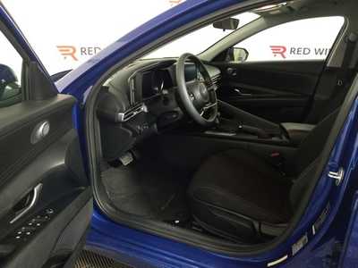 2023 Hyundai Elantra, $20300. Photo 7