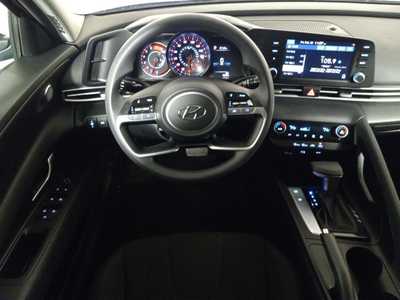 2023 Hyundai Elantra, $20300. Photo 9