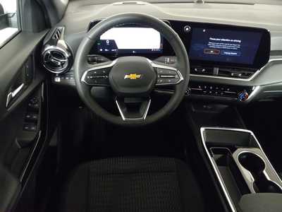 2025 Chevrolet Equinox, $31890. Photo 9