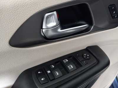 2022 Chrysler Pacifica, $23122. Photo 10