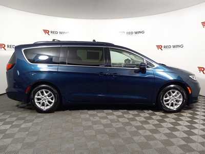 2022 Chrysler Pacifica, $23122. Photo 2