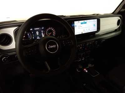 2024 Jeep Wrangler, $32500. Photo 9