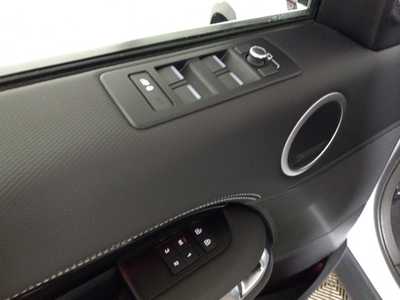 2022 Land Rover Discovery, $32995. Photo 12