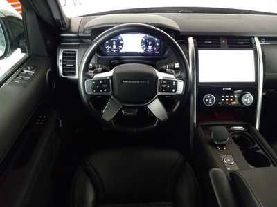 2022 Land Rover Discovery, $32995. Photo 9