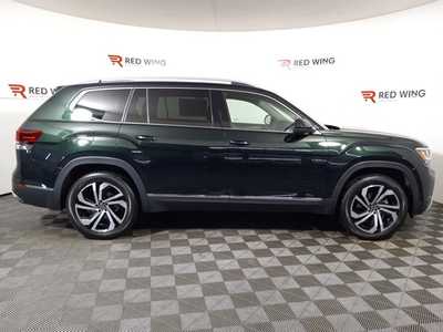 2021 Volkswagen Atlas, $32500. Photo 2