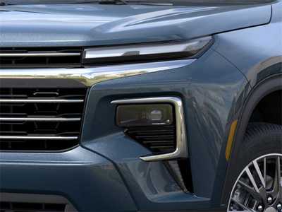 2025 Chevrolet Traverse, $41999. Photo 10