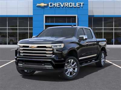 2025 Chevrolet 1500 Crew Cab, $75390. Photo 6