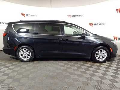 2022 Chrysler Pacifica, $21995. Photo 2
