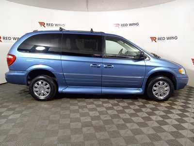 2007 Chrysler Town & Country, $17995. Photo 3