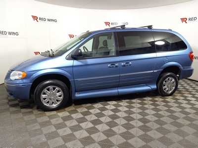2007 Chrysler Town & Country, $17995. Photo 6