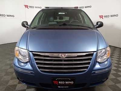 2007 Chrysler Town & Country, $17995. Photo 7