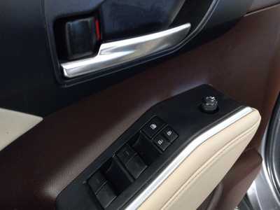 2022 Toyota Highlander, $41995. Photo 11