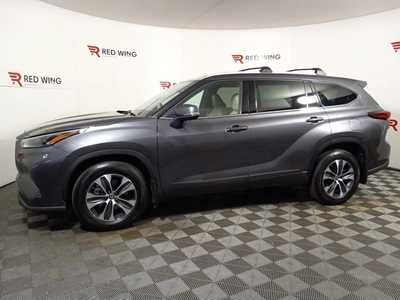 2022 Toyota Highlander, $41995. Photo 4