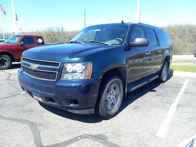 2007 Chevrolet Suburban, $7995. Photo 2