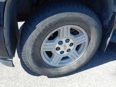 2007 Chevrolet Suburban, $7995. Photo 4