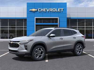 2025 Chevrolet Trax, $25385. Photo 2