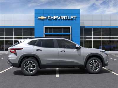 2025 Chevrolet Trax, $25385. Photo 5