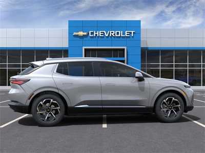 2025 Chevrolet Equinox, $48390. Photo 5