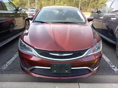 2015 Chrysler 200, $8995. Photo 2