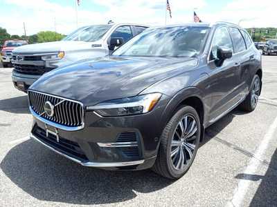 2022 Volvo XC60, $40995. Photo 3