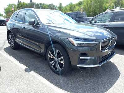 2022 Volvo XC60, $40995. Photo 1