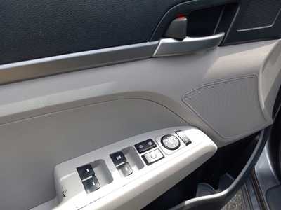 2018 Hyundai Elantra, $8995. Photo 11