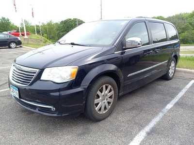 2011 Chrysler Town & Country, $2500. Photo 3