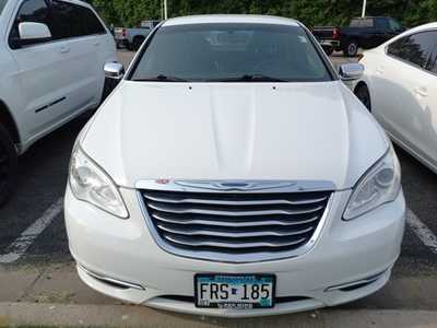 2013 Chrysler 200, $6995. Photo 2