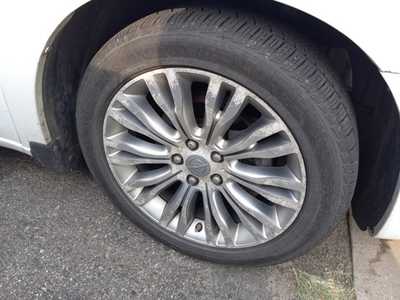 2013 Chrysler 200, $6995. Photo 4