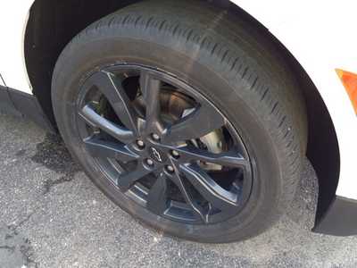 2022 Chevrolet Equinox, $25550. Photo 4