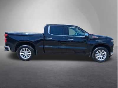 2021 Chevrolet 1500 Crew Cab, $42500. Photo 2