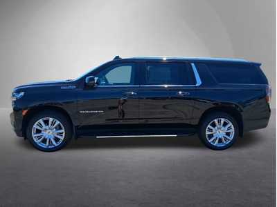 2022 Chevrolet Suburban, $62995. Photo 4