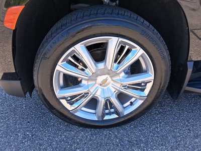 2022 Chevrolet Suburban, $62995. Photo 7
