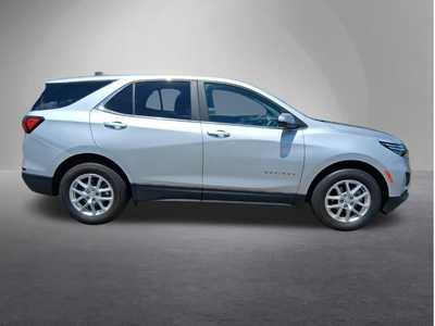 2022 Chevrolet Equinox, $21995. Photo 2