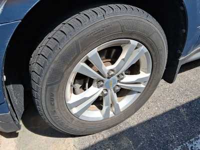 2011 Chevrolet Equinox, $6995. Photo 4