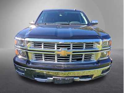 2015 Chevrolet 1500 Crew Cab, $22995. Photo 2