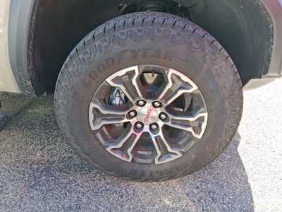 2024 GMC Canyon Crew Cab, $43995. Photo 4