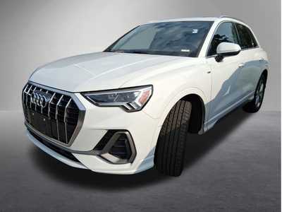 2019 Audi Q3, $23995. Photo 3