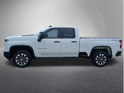 2024 Chevrolet 2500 Ext Cab, $45995. Photo 4