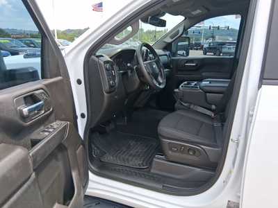 2024 Chevrolet 2500 Ext Cab, $45995. Photo 8