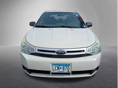 2010 Ford Focus, $4500. Photo 2