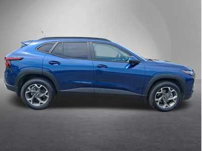 2024 Chevrolet Trax, $23495. Photo 2