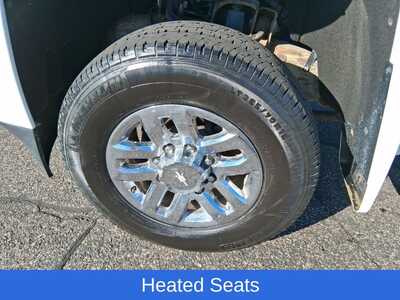 2017 Chevrolet 3500 Crew Cab, $47888. Photo 7