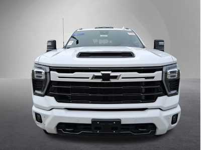 2024 Chevrolet 2500 Crew Cab, $62995. Photo 2